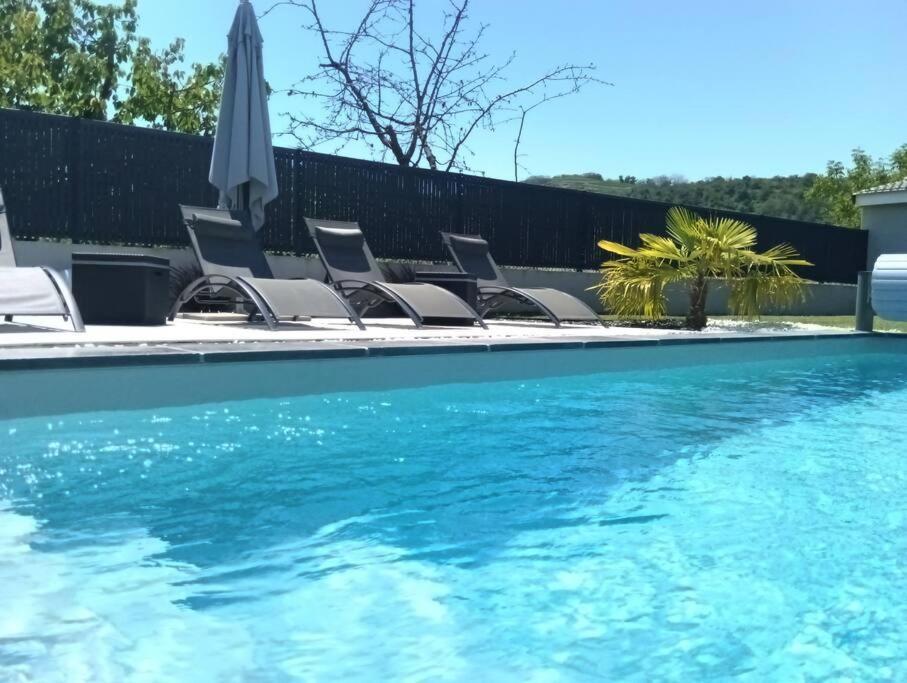 Chambre & Sdb Privee Avec Piscine En Bord De Via Rhona Sarras Exterior foto